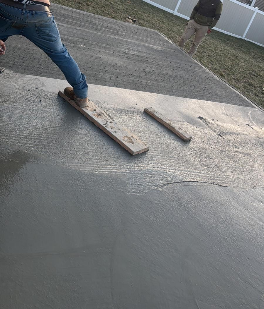 Finishing a fresh concrete slab