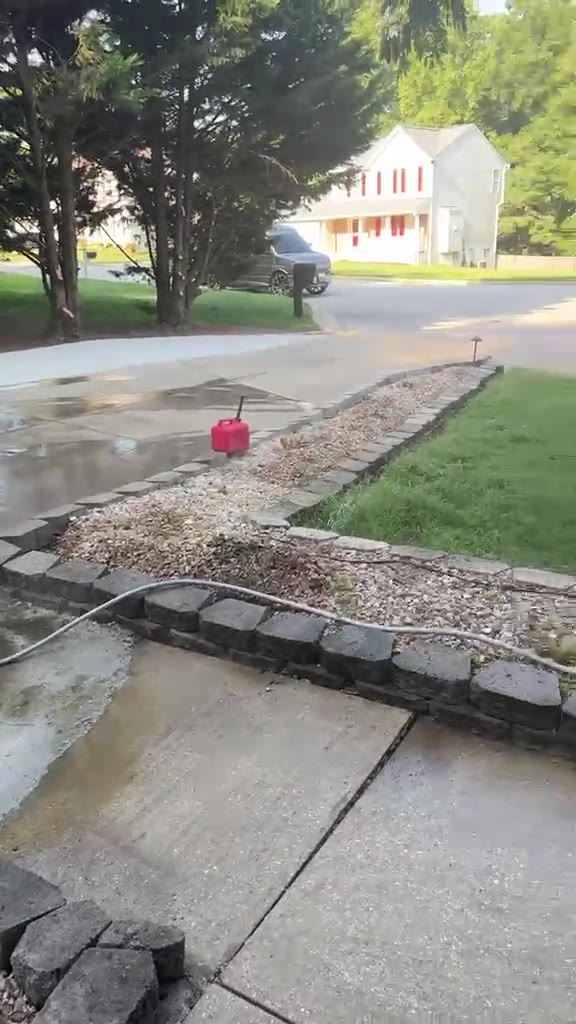 Video: power washing a concrete driveway
